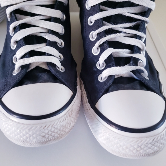 Converse Men's Chuck Taylor All Star High Street Sneaker - 10 women's 12 - Picture 7 of 14